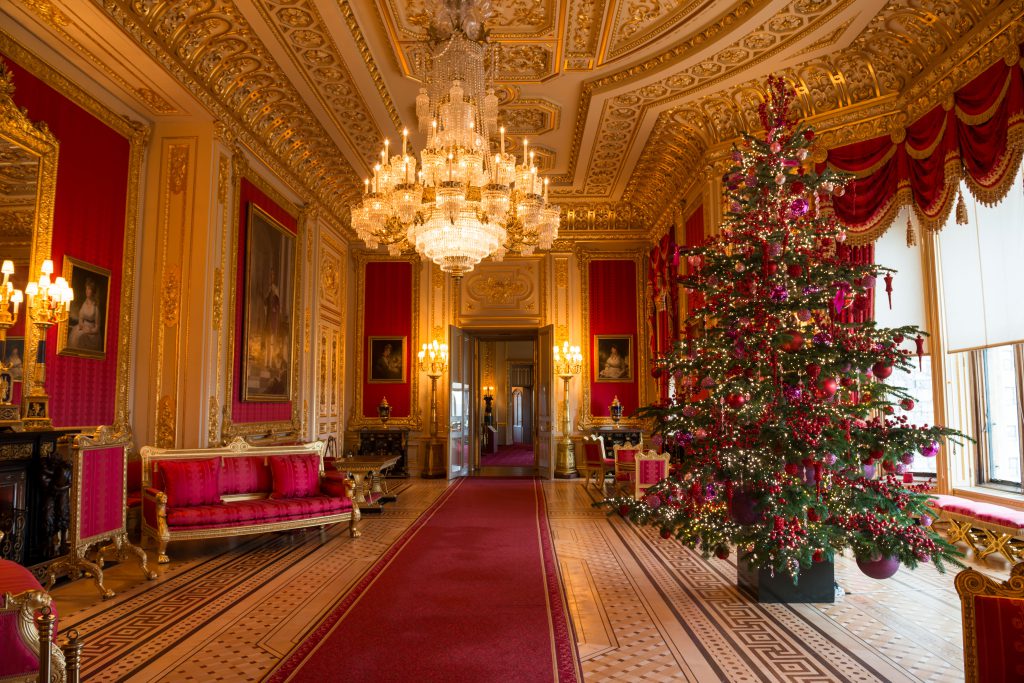 JacTravel Festive London - Crimson Drawing Room at Windsor Castle decorated for Christmas